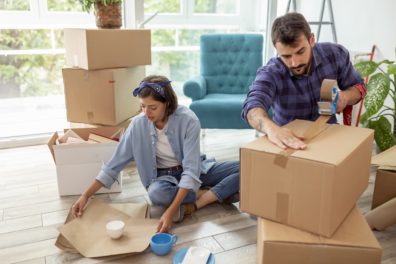 What Happens to an Employee’s Insurance if They Move?