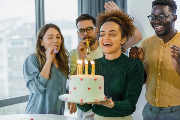 Should HR Provide Birthday Cakes for Employees?